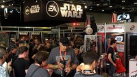 Selain itu booth game pun disesaki pengunjung yang datang.