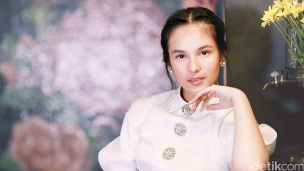 Yuk Intip Kembali Gaya Chelsea Islan saat Pemotretan Celeb of The Month Yuk Intip Kembali Gaya Chelsea Islan saat Pemotretan Celeb of The Month