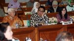 Komisi IX dan BPOM Bahas Vaksin Palsu