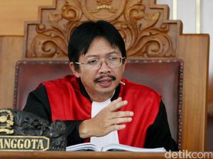 Anggota DPR ke Calon Hakim Agung: Hadi Poernomo Bebas, Kok Anas Tidak?