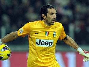 Buffon Tatap Laga ke-600 Serie A