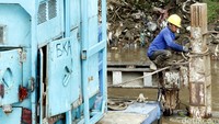 Proses normalisasi kali ciliwung terus dilakukan untuk pencegahan banjir.