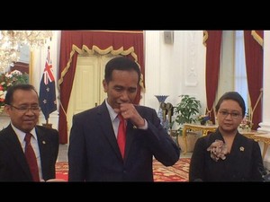 Ditanya Soal Calon Menteri dari Golkar, Jokowi Terbatuk-batuk