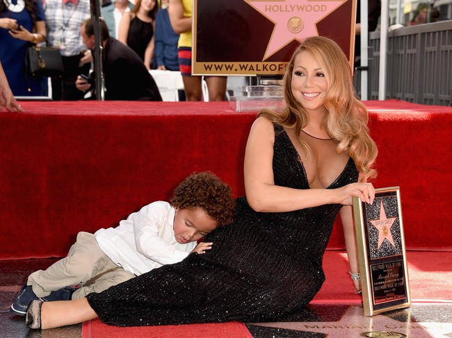 Moroccan dipilih Mariah Carey sebagai nama putranya. Sumber inspirasinya dari sebuah ruangan di apartemen Mariah Carey yang dekorasinya bergaya Maroko. Adapun kembarannya bernama Monroe. (Foto: Kevin Winter/Getty Images)