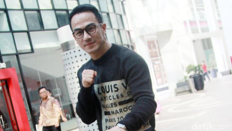 Joe Taslim Disiksa Make Up dan Kostum di Star Trek Beyond Joe Taslim Disiksa Make Up dan Kostum di Star Trek Beyond