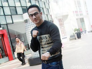 Joe Taslim Disiksa Make Up dan Kostum di Star Trek Beyond