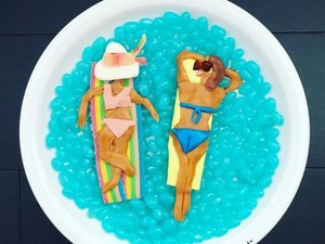 Seniman Ini Lukis Penyanyi dan Bintang Film dengan Media Bahan Makanan