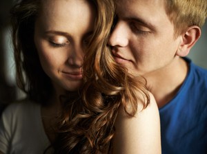 4 Hal yang Membuat Pasangan Menikah Lebih Bahagia