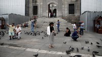 Suasana pariwisata mulai kondusif. REUTERS/Alkis Konstantinidis.