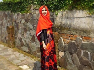Foto: Cantiknya Anisa Eks Cherrybelle Tampil dengan Hijab yang Simpel