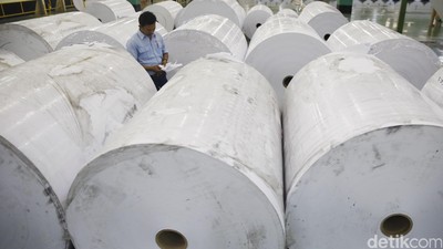 Melihat Produksi Kertas di Indah Kiat Pulp and Paper