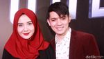 Zaskia Sungkar dan Irwansyah, Serasi dalam Warna Merah