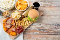 Doyan Makan Fast Food, Ahli Gizi Khawatirkan Kesehatan Donald Trump