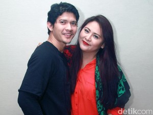Audy Hamil Anak Kedua, Iko Uwais Titip Jaga Kesehatan