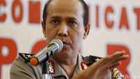 Kadiv Humas Polri Boy Rafli Amar mengatakan, evakuasi menggunakan helikopter dapat dilakukan hanya jika cuaca mendukung.