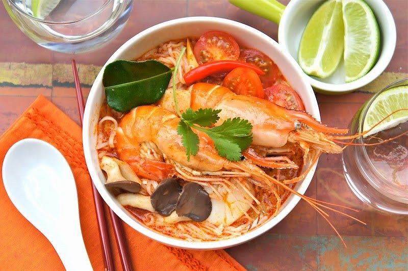 sup yang bercitarasa gurih yang khas dari Thailand
