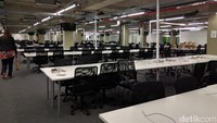 Press room atau ruang wartawan yang meliput ajang Olimpiade juga sudah beres. Di lokasi pusat acara Olimpiade juga terdapat 15 studio untuk siaran televisi.