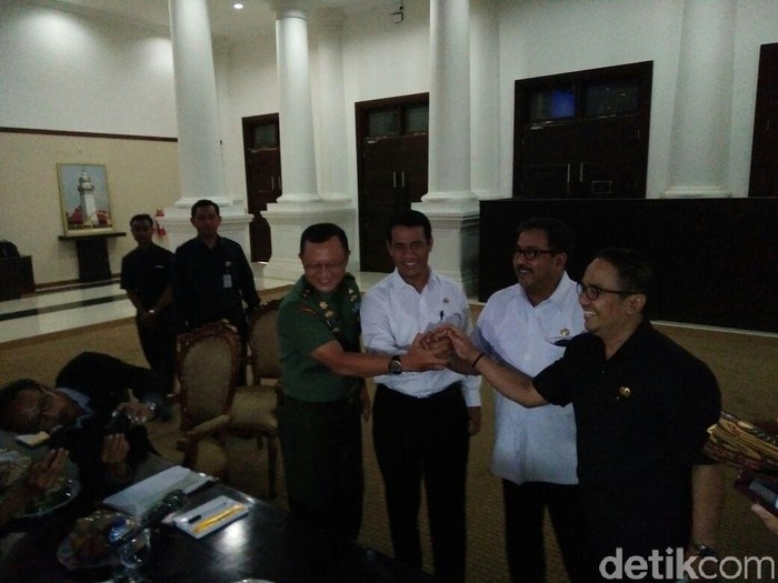 Temui Gubernur Si Doel, Mentan: Dia Tokoh Inspirasi Saya