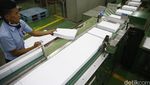 Melihat Produksi Kertas di Indah Kiat Pulp and Paper