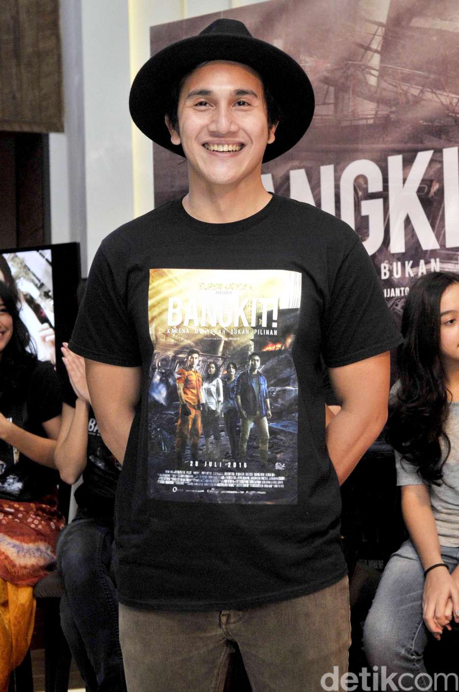 Vino G Bastian Kece dengan Fedora Hat