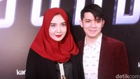 Irwansyah dan Zaskia Sungkar tampak serasi saat menghadiri acara itu. Pool/Gus Mun/detikFoto.