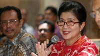 Menkes memberikan penjelasan soal vaksin palsu.