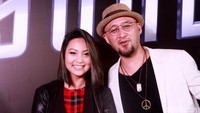 Kompaknya Aqi Alexa bersama istri tercintanya, Audrey Stephanie. Pool/Gus Mun/detikFoto.