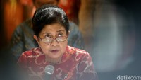 Menkes Nila F Moeloek memberikan penjelasan soal vaksin palsu.