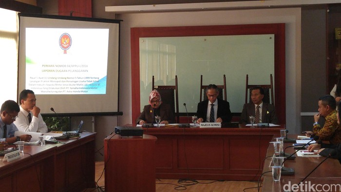 Bos Kawasaki Tak Tahu Pertemuan Soal Bos Honda-Yamaha di Lapangan Golf