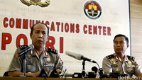 (Ki-ka) Kadiv Humas Polri Boy Rafli Amar didampingi Kepala Biro Penerangan Masyarakat Brigjen Agus Rianto menggelar jumpa pers di Mabes Polri, Jakarta.