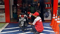Bright OliMart, lebih dikenal oleh masyarakat sebagai tempat ganti oli serta service ringan yang dikelola oleh langsung oleh Pertamina, umumnya selalu berada berdampingan dengan SPBU.