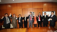 Sembilan komisioner KPI itu adalah Nuning Rodiyah, Sudjarwanto Rahmat Muh Arifin, Yuliandre Darwis, Ubaidillah, Dewi Setyarini, H. Obsatar Sinaga, Mayong Suryo Laksono, Hardly Stefano Penelon Pariela, dan Agung Suprio.