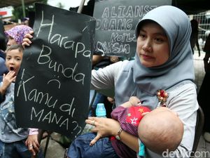 Ortu Korban Vaksin Palsu Demo di RS Harapan Bunda