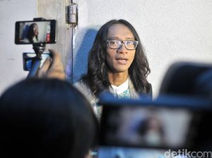 Istri Aming Memang Tomboi, Tapi Tak Kehilangan Esensi Perempuan