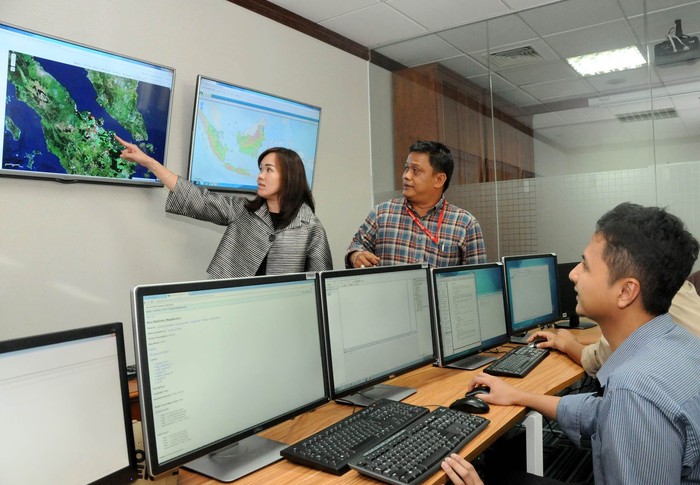 Wajah Ruang Tersembunyi Pemantau Titik Api Kebakaran Lahan