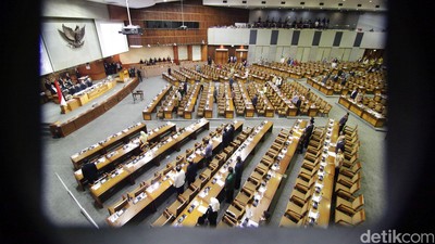 283 Wakil Rakyat Tak Hadir di Paripurna RAPBN-P 2016