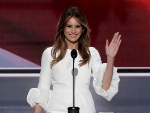 Foto Istri Donald Trump Tanpa Busana Kembali Dipublikasikan Majalah Pria Ini