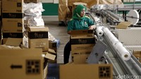Pabrik tersebut mampu memproduksi tisu seberat 40.000 ton/bulan.