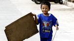 Minim Lahan, Anak-anak Bermain di Jalan dan Bantaran Sungai