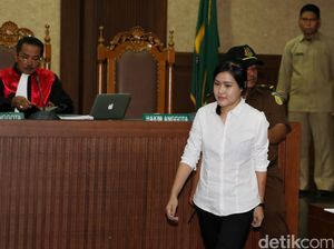 Sebelum Keluar Kafe, Jessica Sempat Melihat-Lihat Keadaan di Area No Smoking
