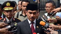 Suhardi Alius didampingi Tito Karnavian memberikan keterangan pers usai dilantik menjadi Kepala BNPT.