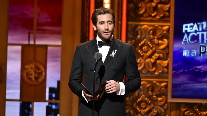 Jake Gyllenhaal NEW YORK, NY - JUNE 12: Presenter Jake Gyllenhaal speaks onstage during the 70th Annual Tony Awards at The Beacon Theatre on June 12, 2016 in New York City. (Photo by Theo Wargo/Getty Images for Tony Awards Productions)