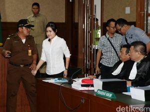 Hakim Konfrontir Pegawai Kafe dengan Jessica Soal Minuman yang Dipesan