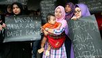 Ortu Korban Vaksin Palsu Demo di RS Harapan Bunda