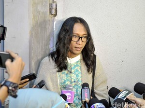 Aming Sembunyikan Evelyn dari Media