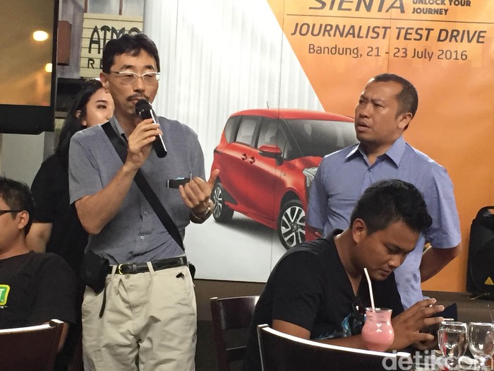 Toyota Jepang: Sienta Mobil yang Menyenangkan