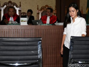 Kasir Kafe Olivier: Tidak Pernah Ada yang Closed Bill Sebelum Pesanan Diantar