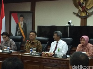 Wali Kota Risma Beberkan Program E-Goverment Surabaya Kepada Mendagri
