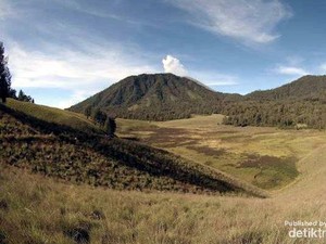 Mahameru & Tanjakan Cinta, Potret Semeru yang Populer Lewat Film 5 Cm