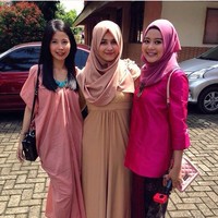 Mona Rizqia Mubarak sudah tidak aktif di media sosial. Ia sudah menutup akun Instagramnya karena menerima komentar negatif dari warganet, yang menyebutkan jika ia tak mirip dengan ayahnya, Kadir. Akun Instagram Mona kini sudah tak bisa ditemui. Foto: Instagram.